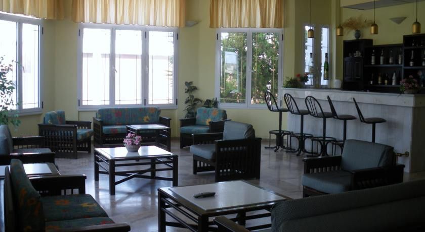Hotel Anna Apartments Kokkini Hani Екстериор снимка